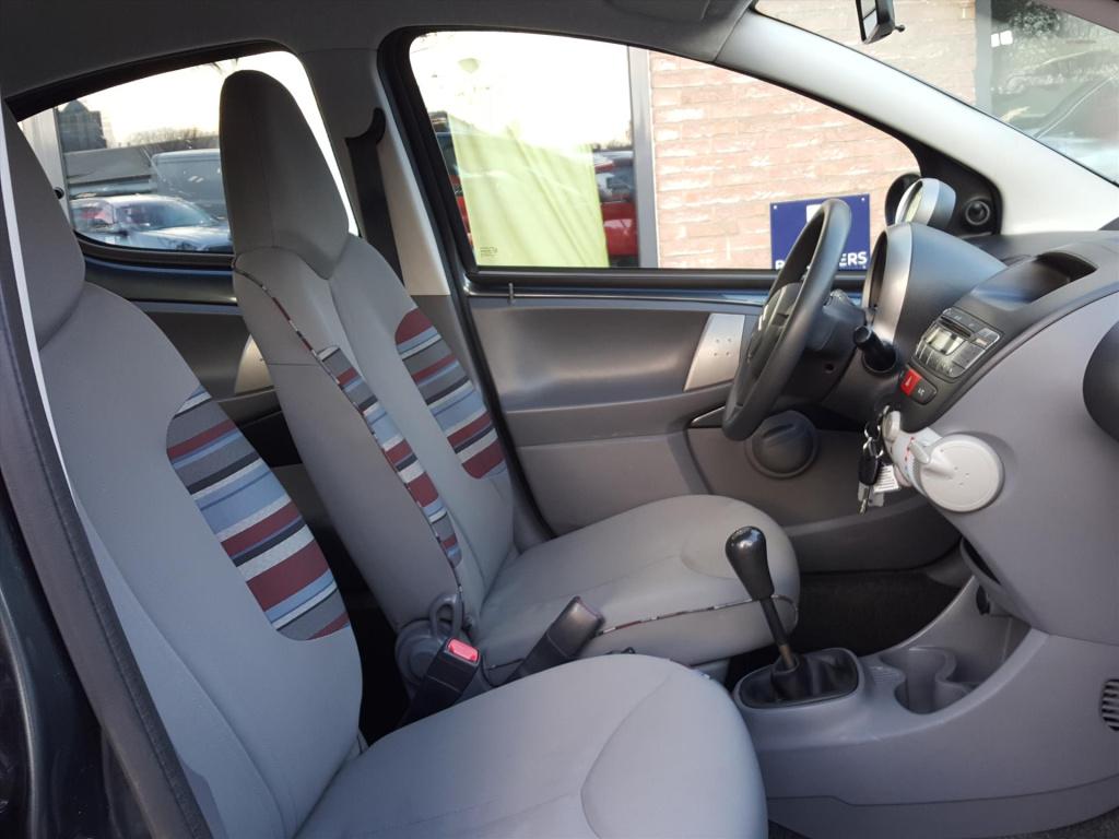 Citroen C1 1.0i 68pk 5d ambiance airco | radio/cd-speler | stootstrips | ni