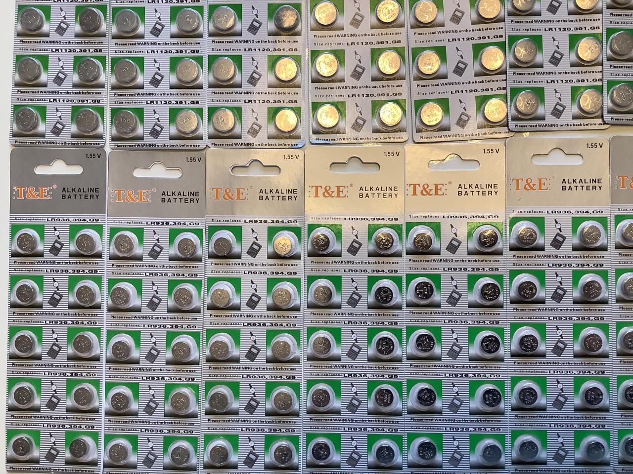 Partij diversen knoopcel batterijen.  ( partij 14)