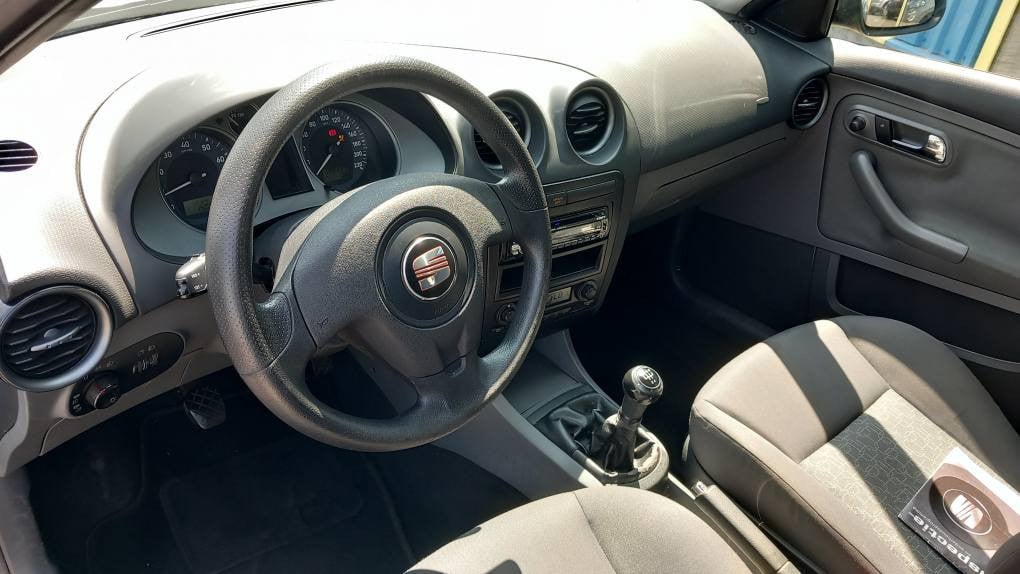 Seat IBIZA 1.4 16v Sensation 5deurs bj:2006 airco-lm velgen