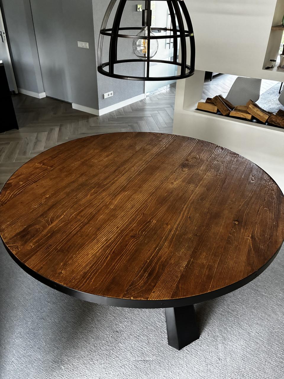 Eetkamertafel