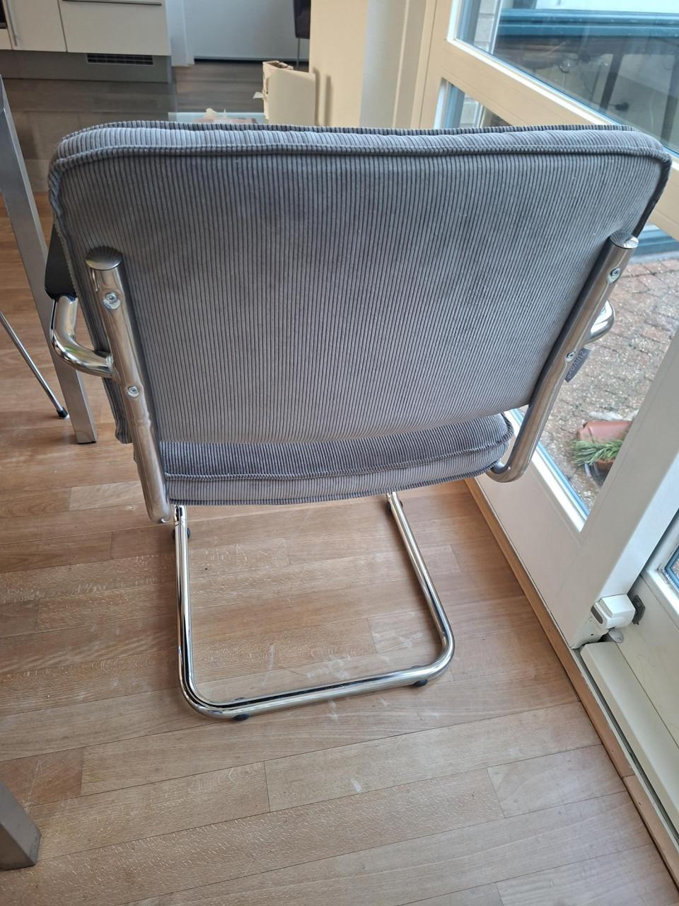 Zuiver Rib Ridge eetkamer/bureaustoel  met armleuningen lichtgrijs