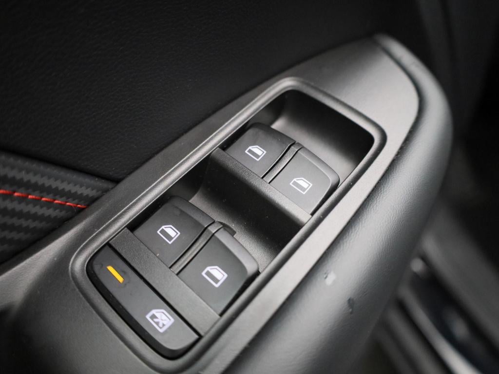 MG Zs Ev long range luxury 70 kwh | panoramadak | leder | apple carplay - a
