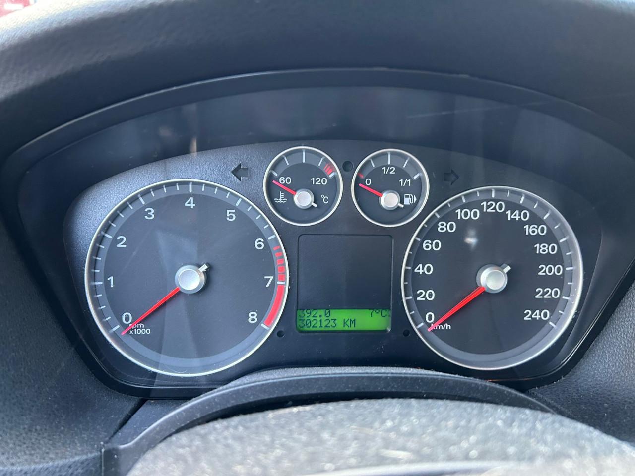 Ford Focus Wagon 1.6-16V Futura In de opties!