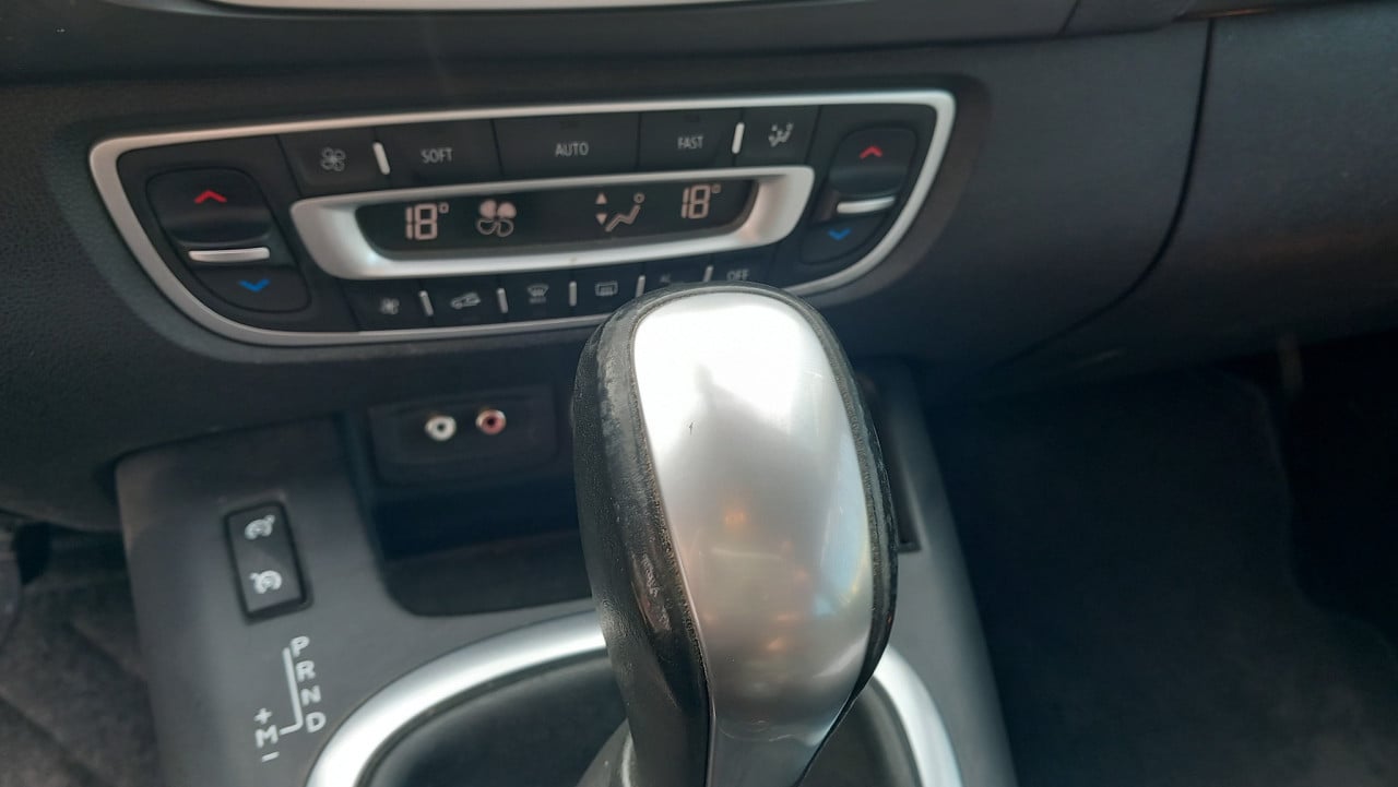 Renault SCENIC 2.0 Dynamique Automaat !! bj:2011 airco-navigatie