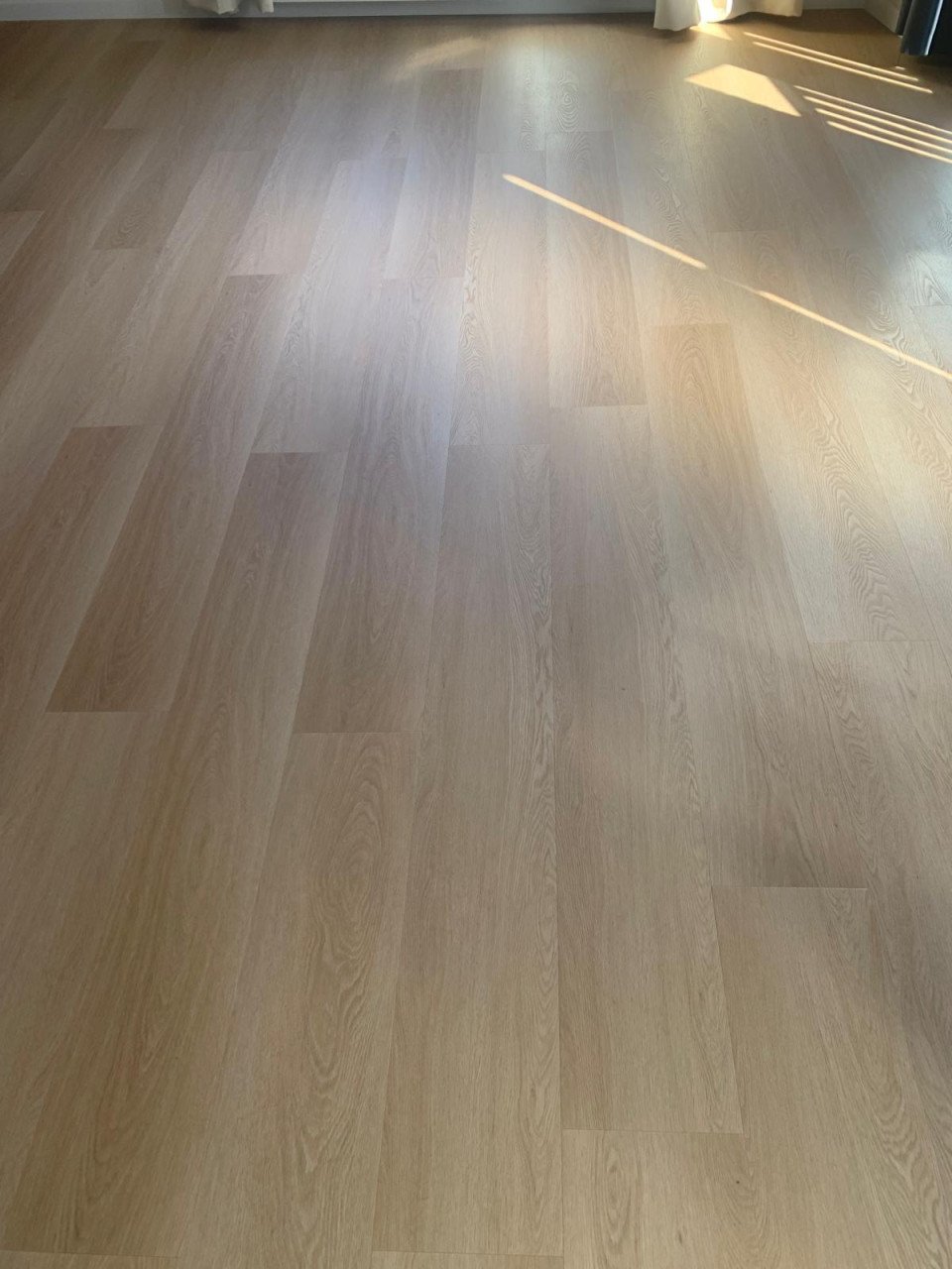 Mooie klik-PVC vloer ±45m² , klaar voor hergebruik