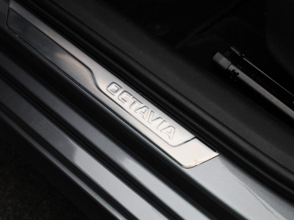 Skoda Octavia combi 1.4 tsi iv phev business edition | automaat | virtual c