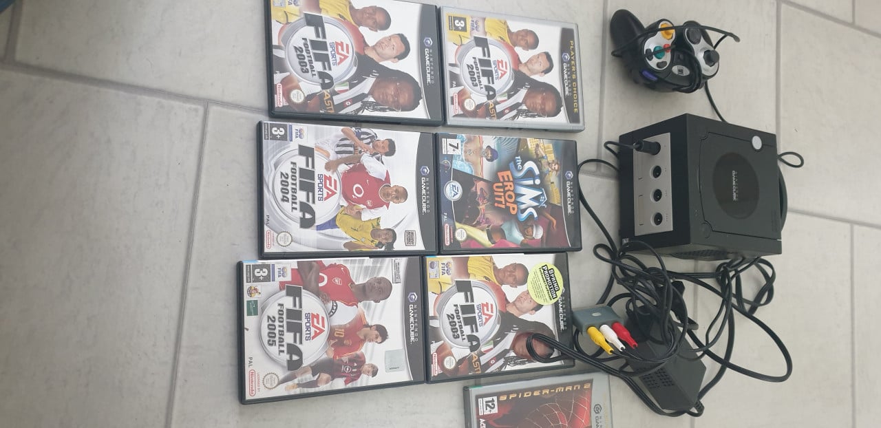 Te koop Gamecube met spelletjes in goede staat