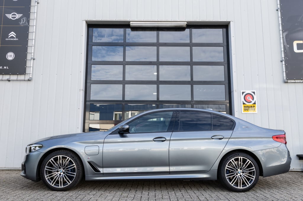 BMW 5 Serie 530e m sport ✅19inch✅cam✅leder✅i.z.g.st.