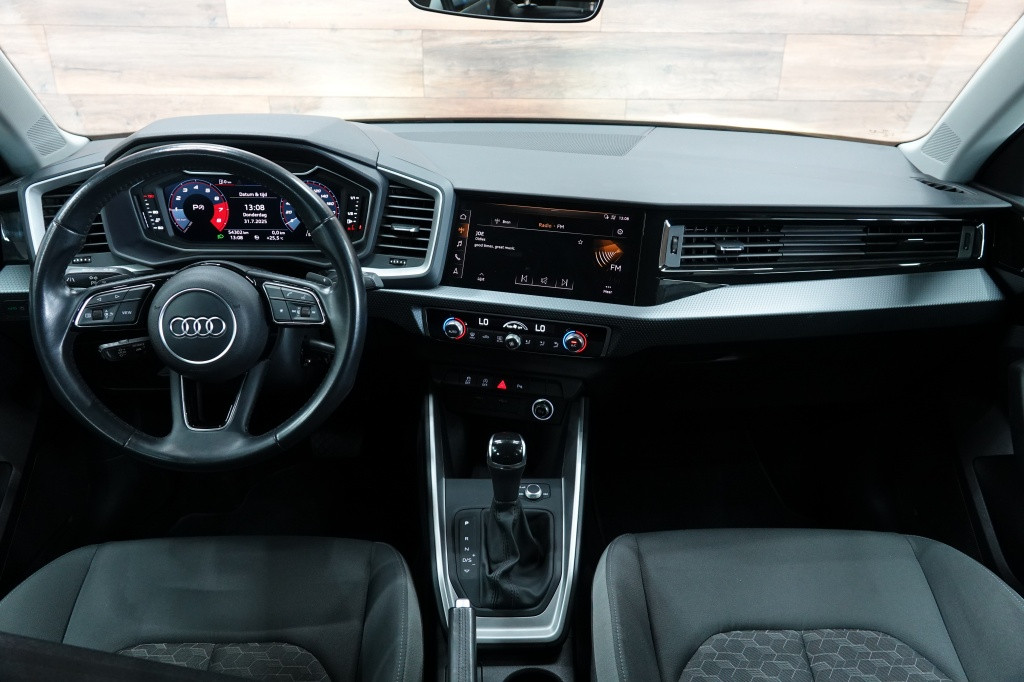 Audi A1 Sportback 35 tfsi | black edition | camera | carplay |