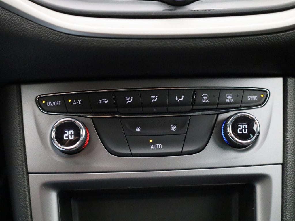 Opel Astra sports tourer 1.2 edition | navigatie | apple carplay / android 