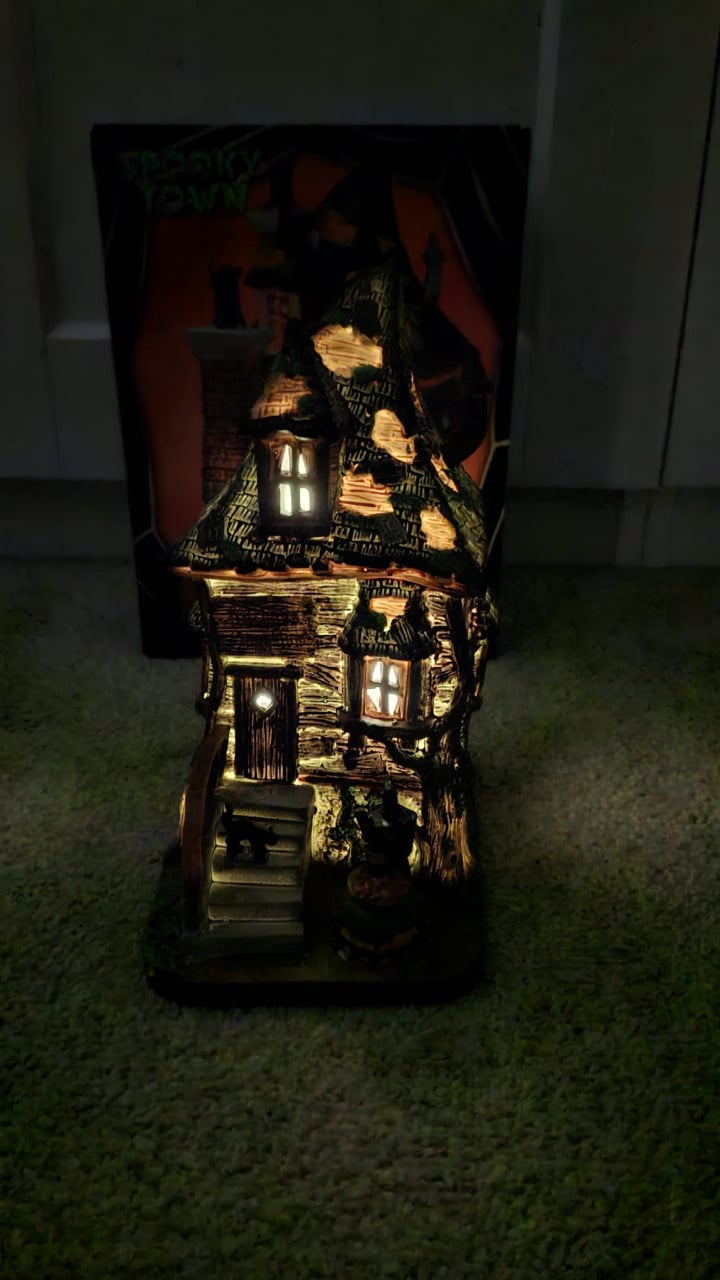 Lemax Witches bungalow
