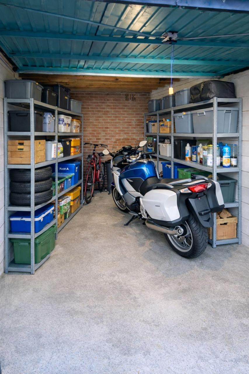 Ruime garagebox te huur in Oost-Souburg