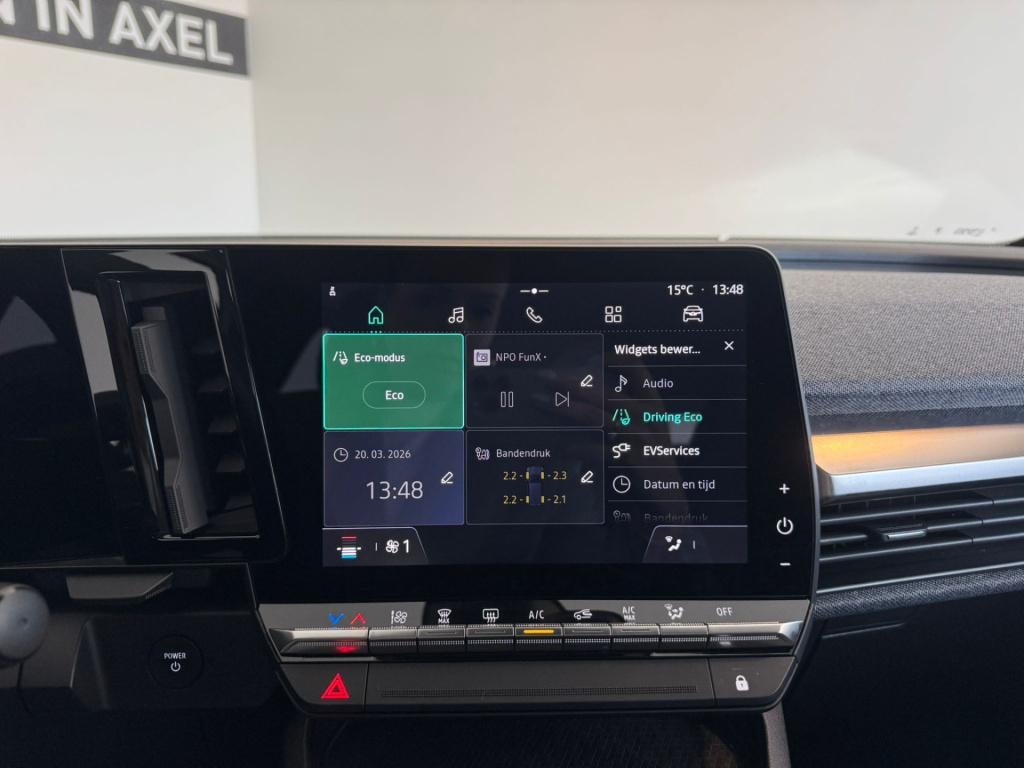 Renault Megane E-tech ev40 boost charge equilibre