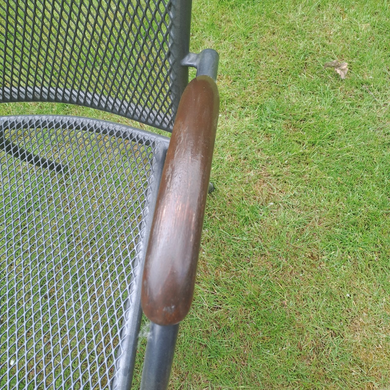 Stevige Tuintafel (ijzer) en 4 stoelen ( ijzer)