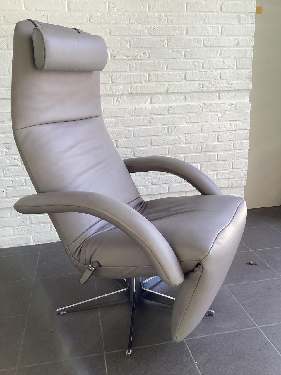 Jori relax+kussen(showroomstaat)model Yoga Medi