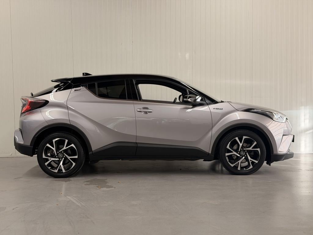 Toyota C-hr 1.8 hybrid bi-tone plus