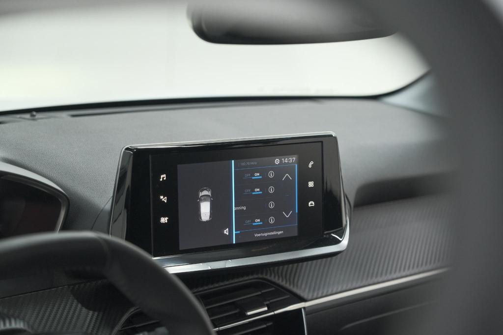 Peugeot 208 puretech 100 allure | apple carplay | parkeersensoren