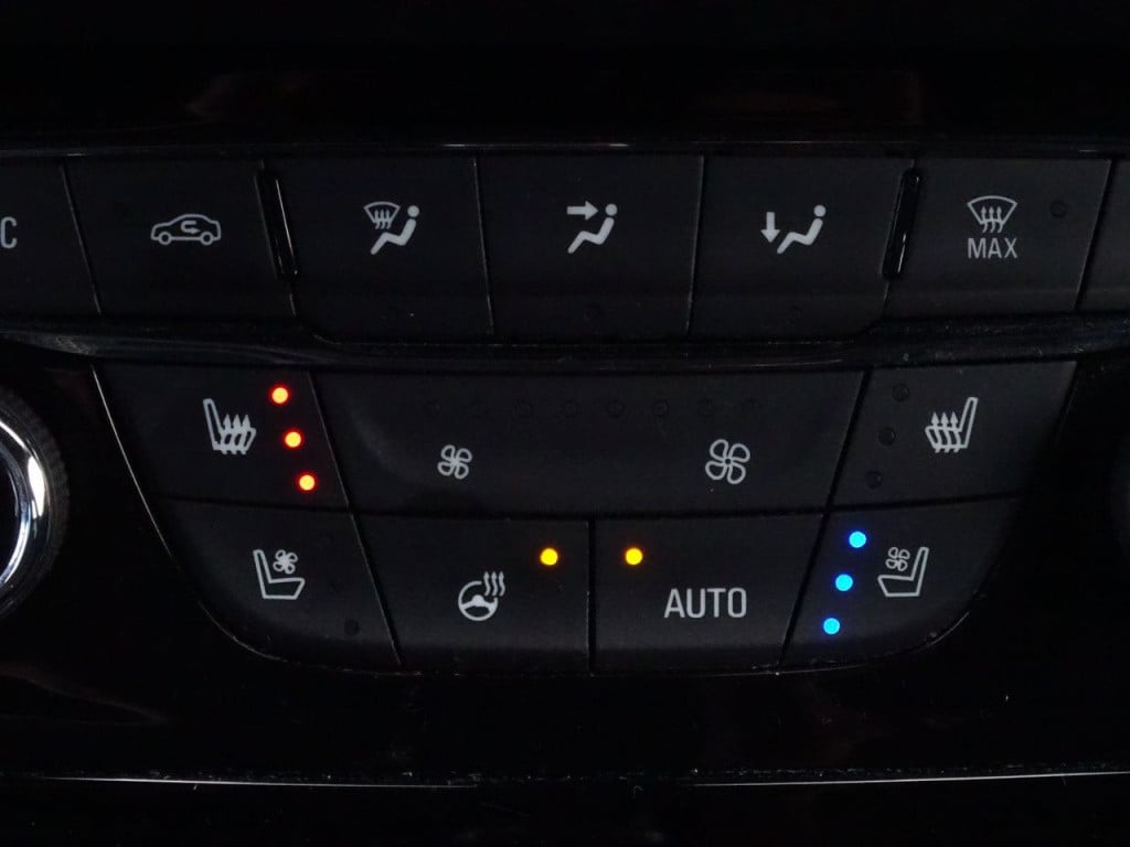 Opel Astra 1.4 innovation stoel-&stuurverwarming | massage stoel | navi