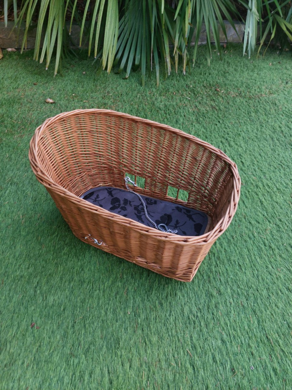 Rotan fietsmand voor hond