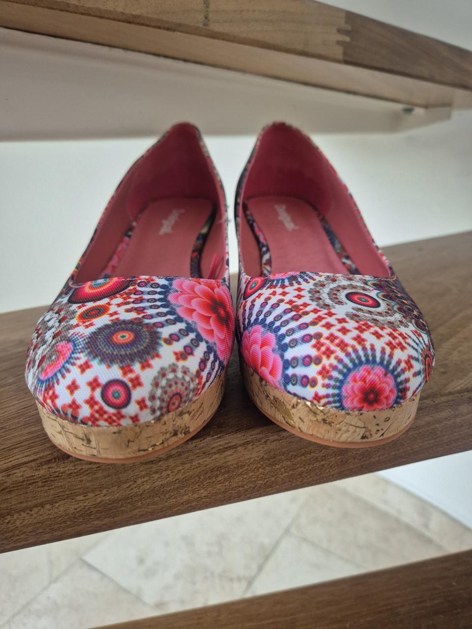 Nieuwe schoenen van Desigual - 40