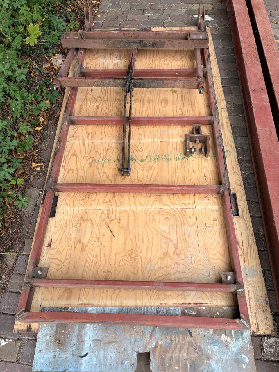 GRATIS staalprofielen 2000mm x 5300 lang plus werklift van staal
