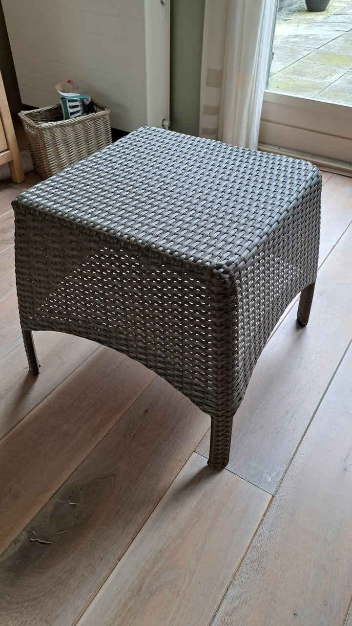 Twee bijzettafels / krukjes - mocca/bruin - 50 x 50 x 46 cm