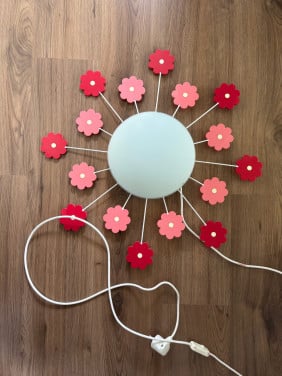 Leuke kinderlamp met bloemen