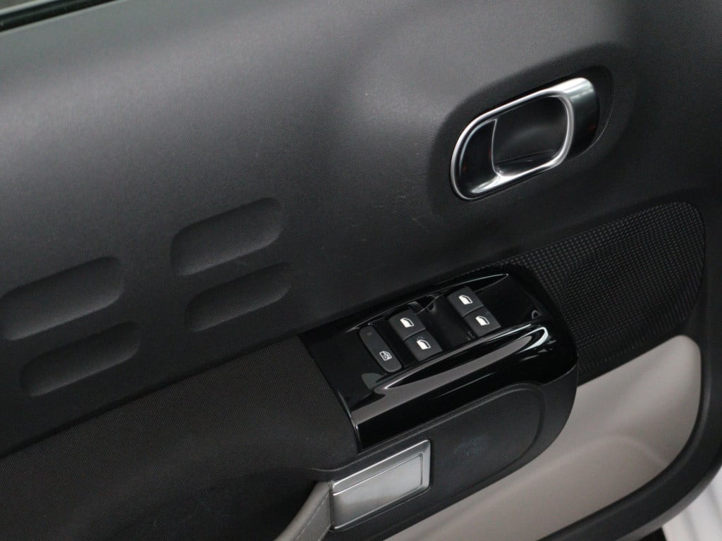 Citroen C3 110 pk automaat shine | rijklaar | navigatie | parkeersensoren |