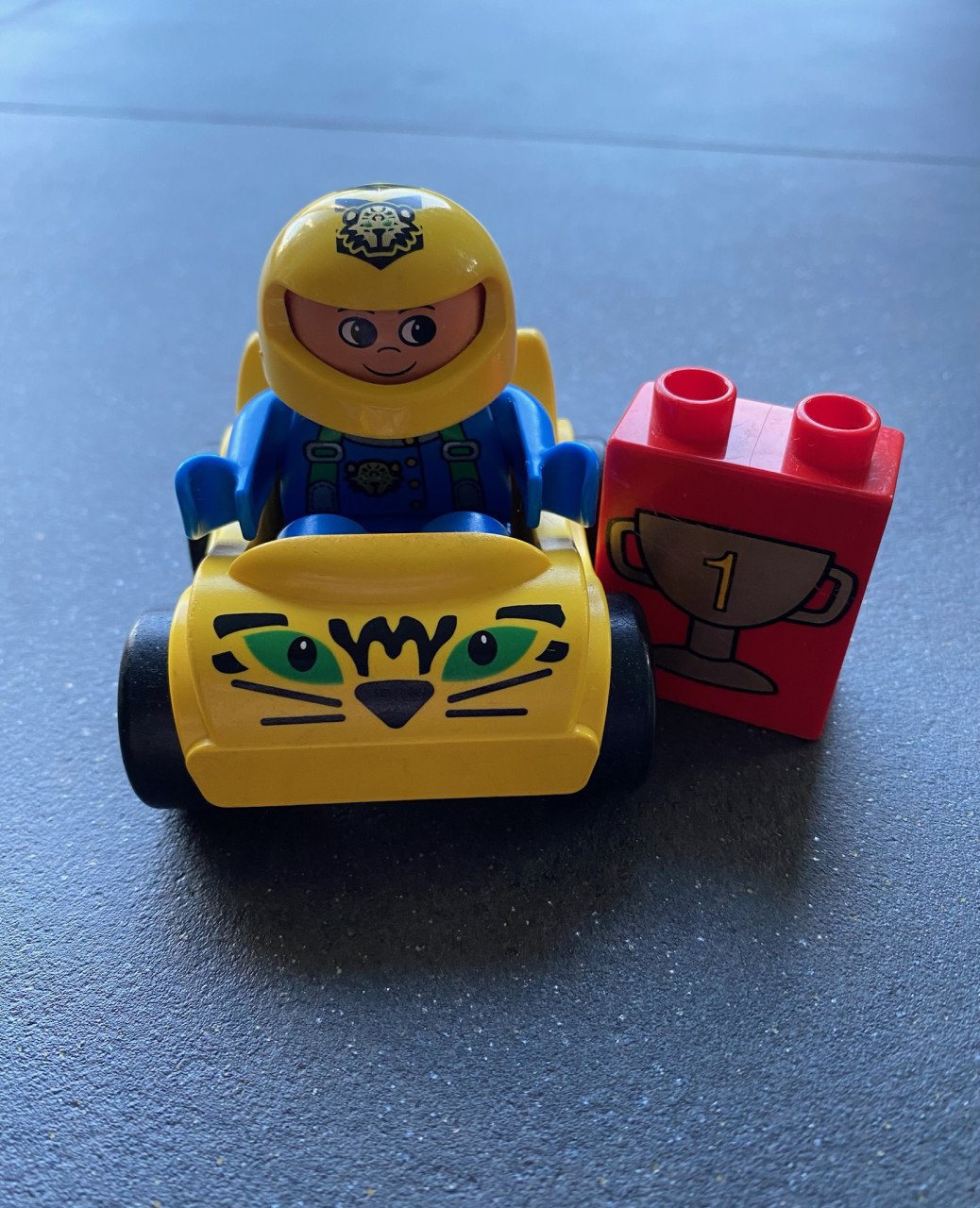 2x Lego Duplo raceauto tijger (compleet) 1404
