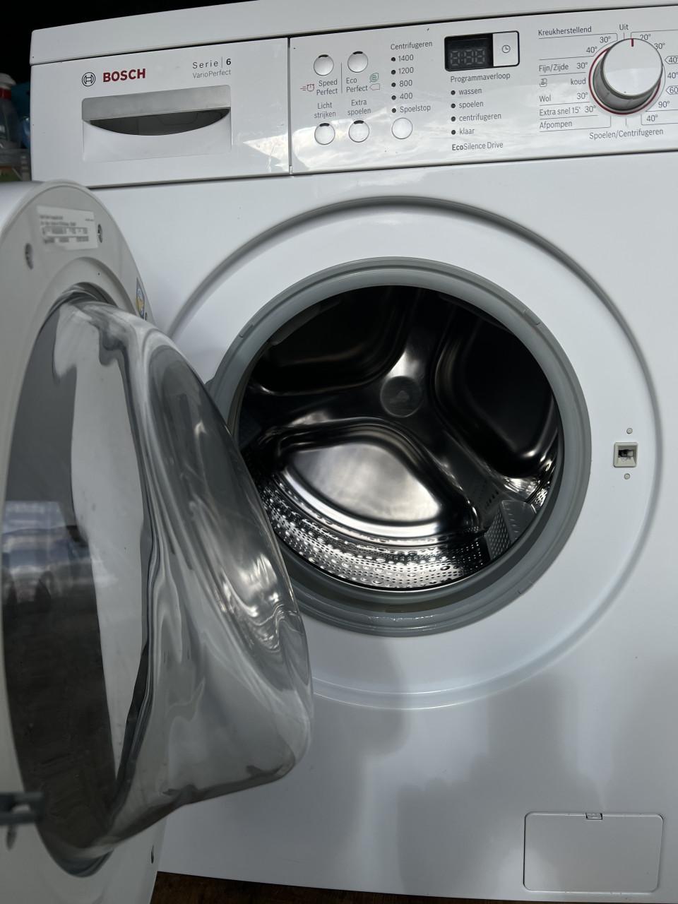 Bosch Serie 6  Vario-perfect Wasmachine 7 kg. 1400 toren