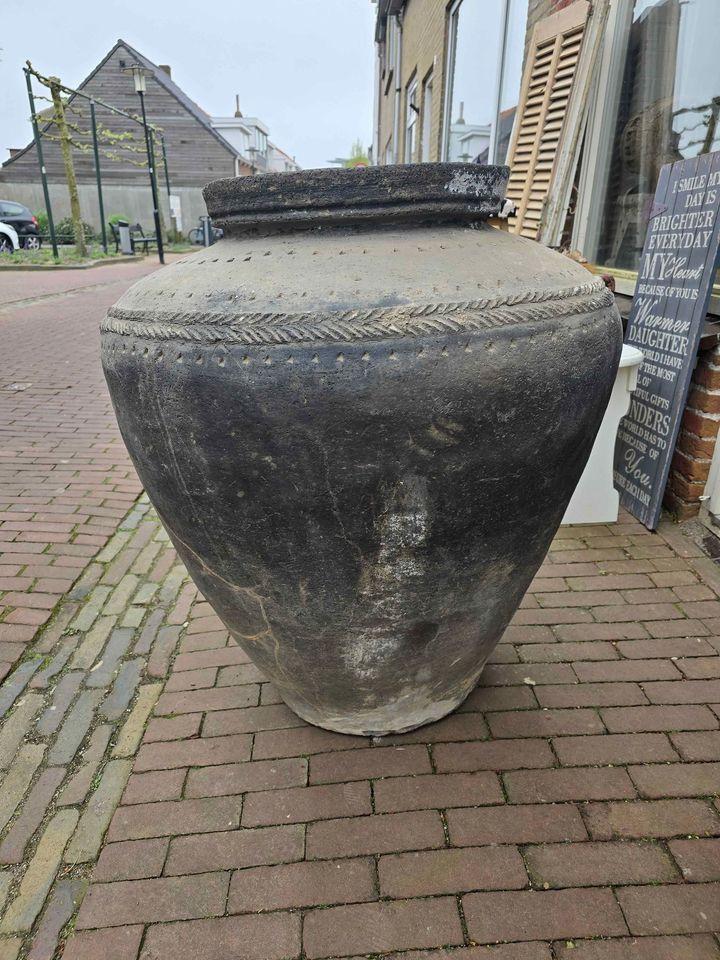 DECO MAAR OOK VOOR, KASTEN, STOELEN, BANKEN BENT U BIJ 3Z FACTORY AAN HET