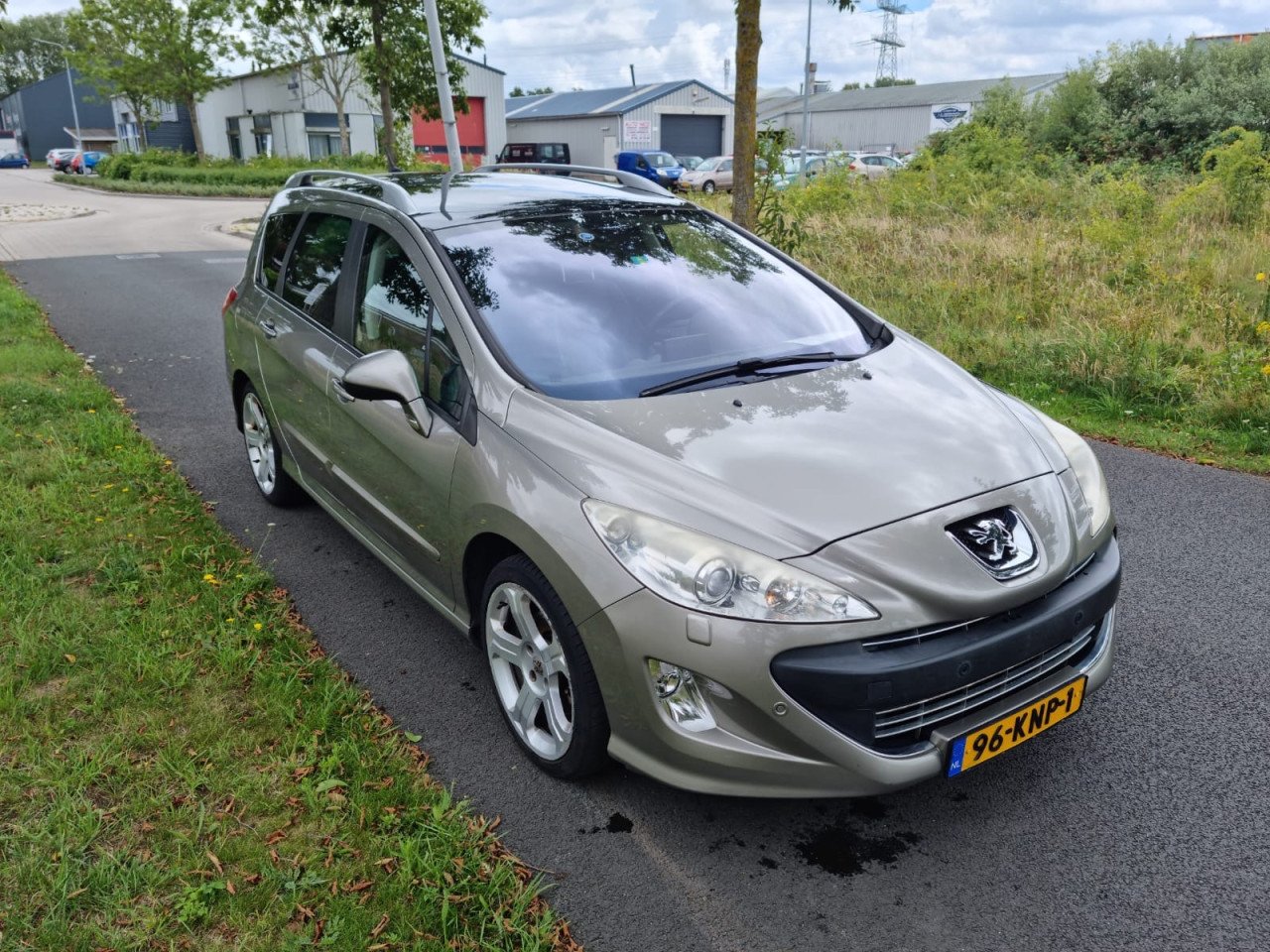 Peugeot 308 sw 1.6i bj 2010 apk 1 jaar 200.000km 7 persoons