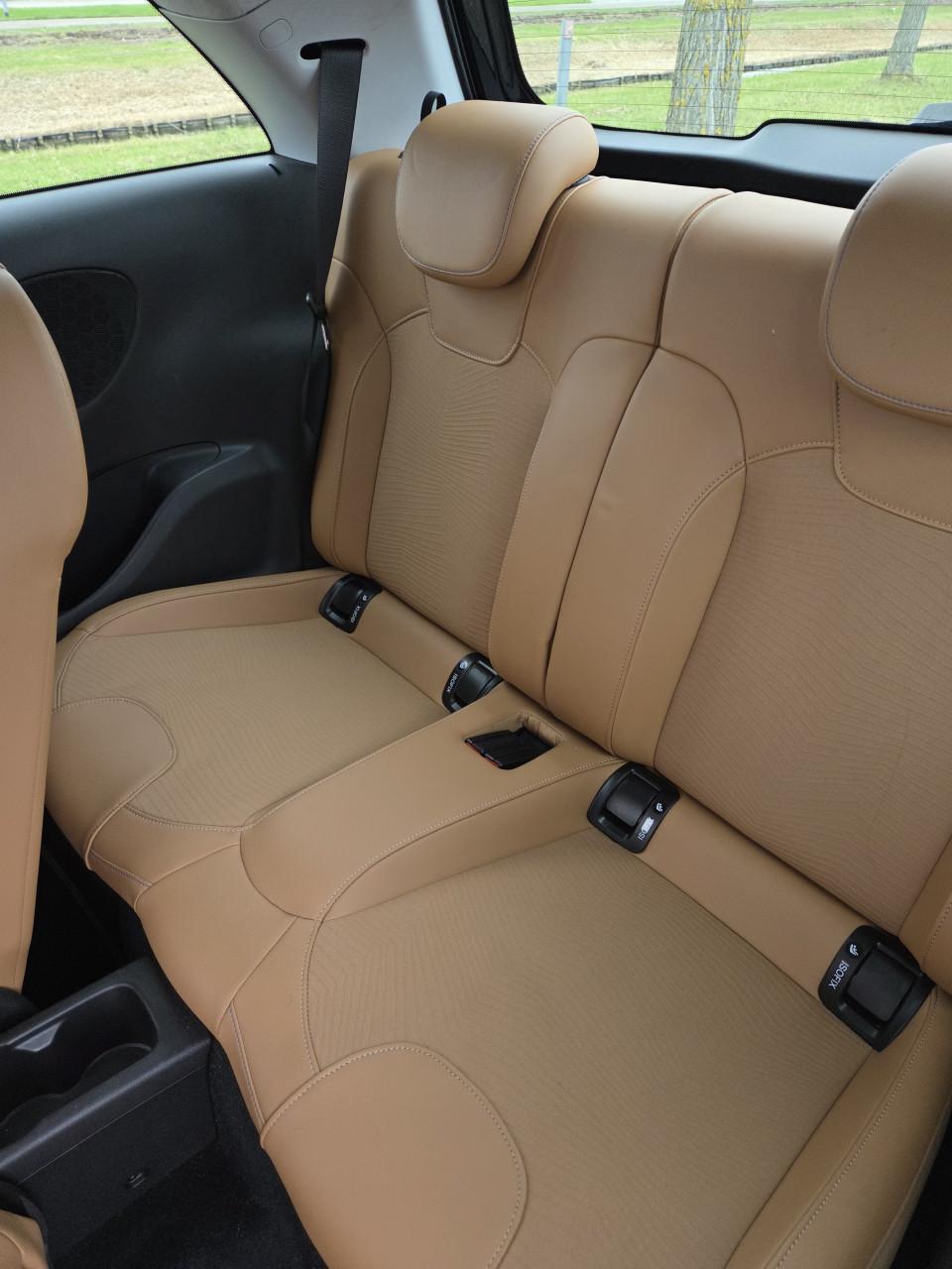 Mooie sportieve opel adam 1.0 turbo rocks 2015