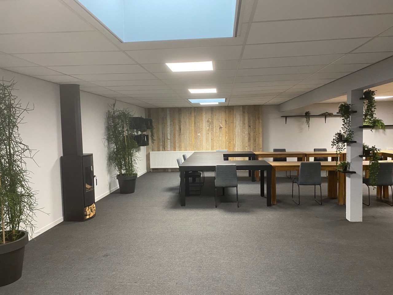 TE HUUR VERGADERRUIMTE PER DAGDEEL  IN GOES