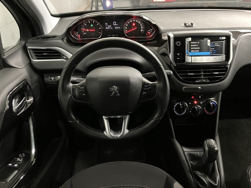 Peugeot 208 1.2 VTi Blue Lease