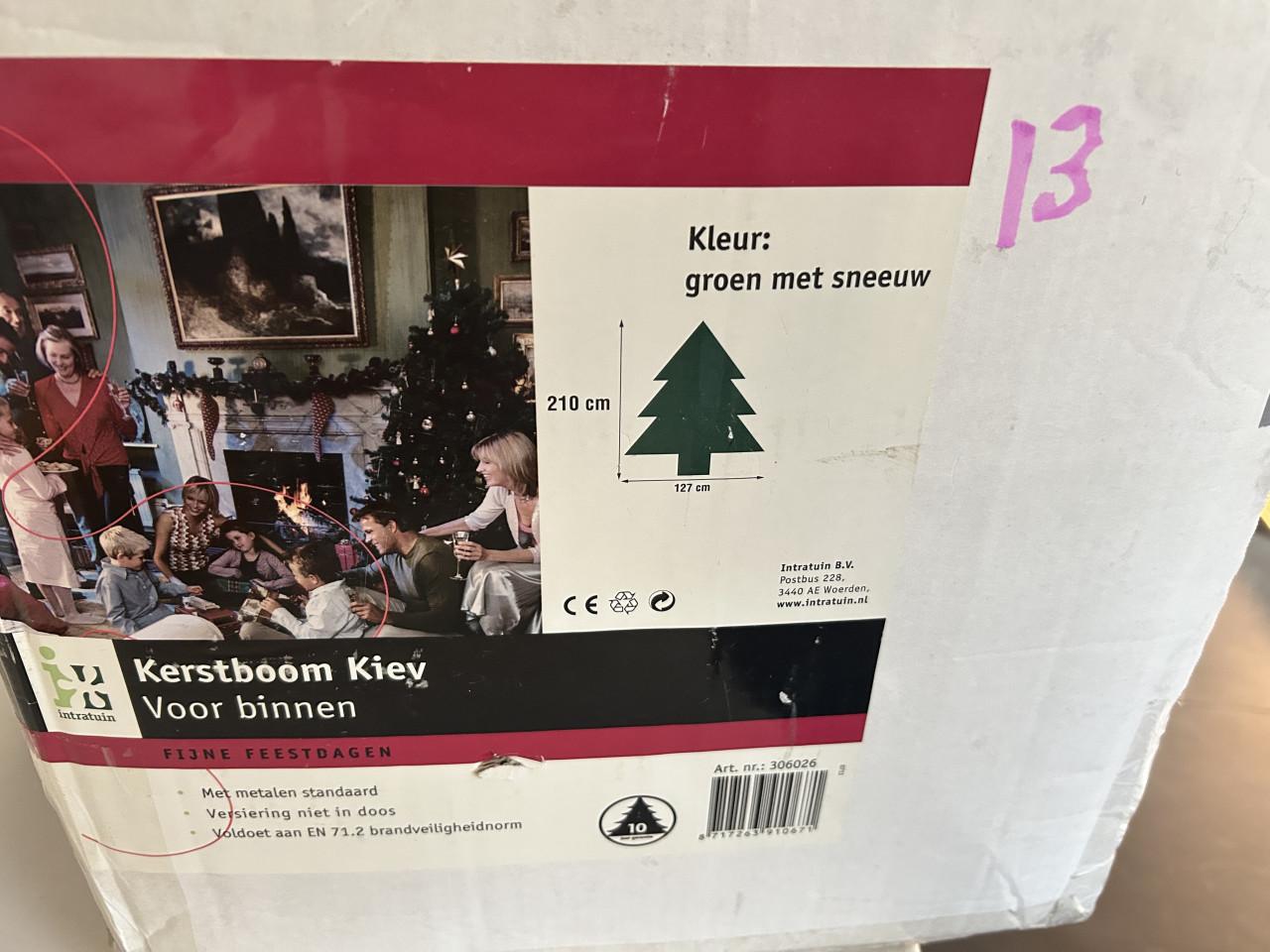 Kerstboom met sneeuw Intratuin Kiev  2.10 hoog