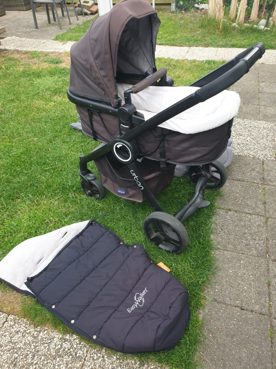 Kinderwagen/ Buggy met voetenzak/ regenhoes merk Chicco Uraban plus