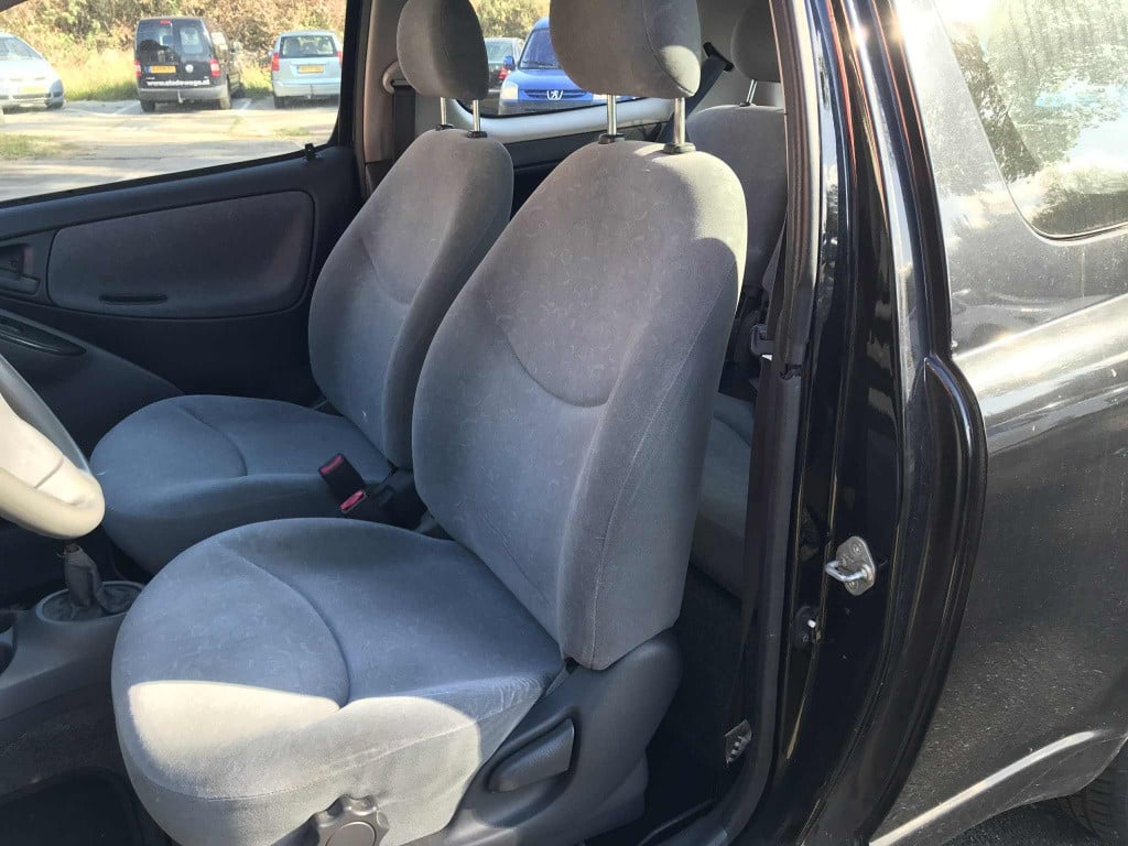 Toyota Yaris 1.3-16v vvt-i sol