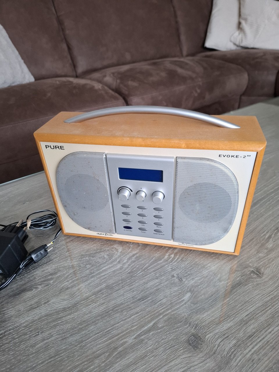 PURE Evoke-2xt DAB/FM/AUX digitale radio.