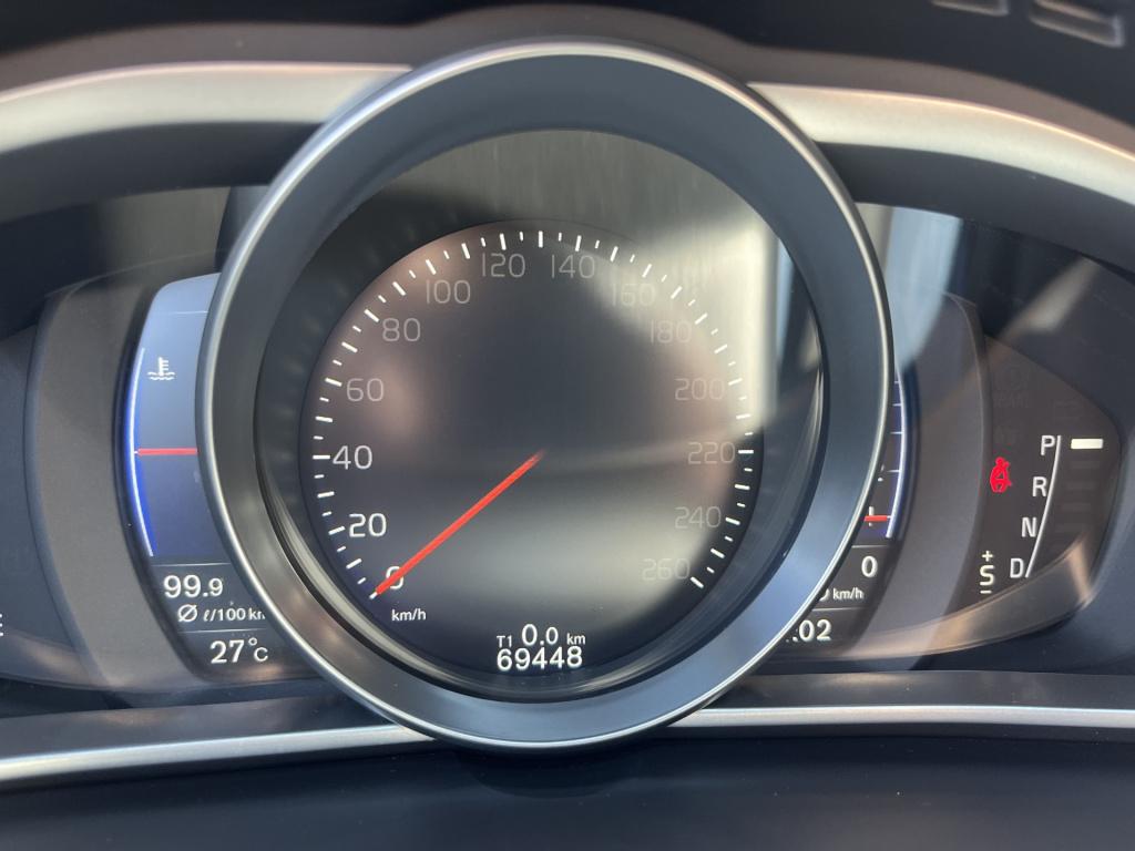 Volvo V40 1.5 t3 polar+ r-design sport pano navi trekhaak automaat