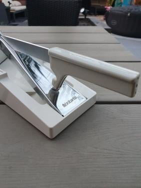 Zeer nette witte vintage brabantia maitre frietsnijder...