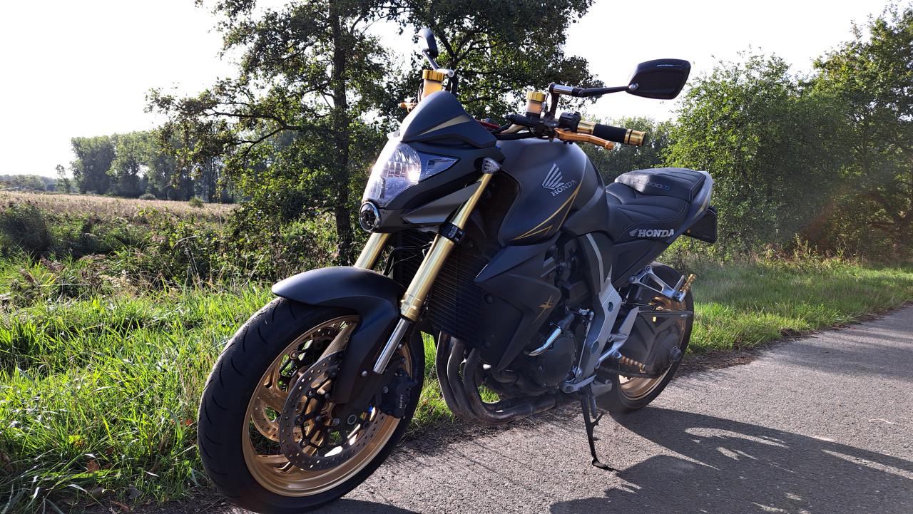 Nette Honda CB1000R