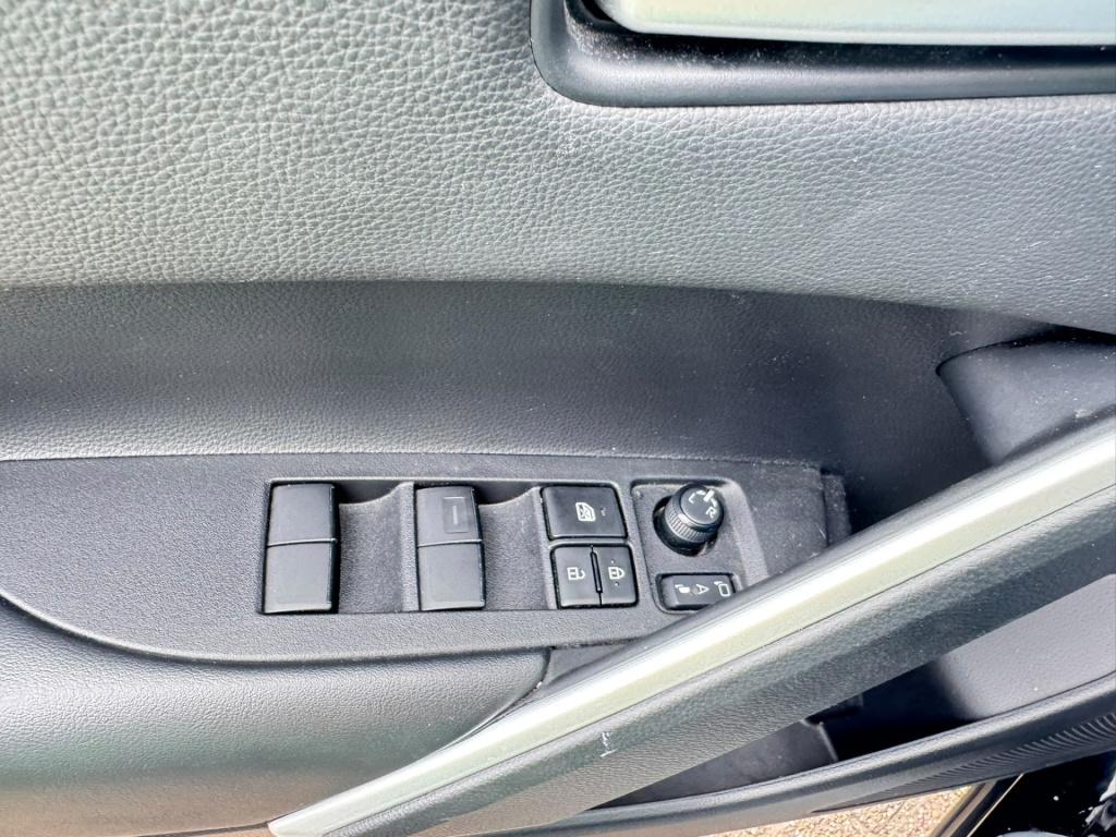 Toyota Corolla Cross hybrid 200 business plus