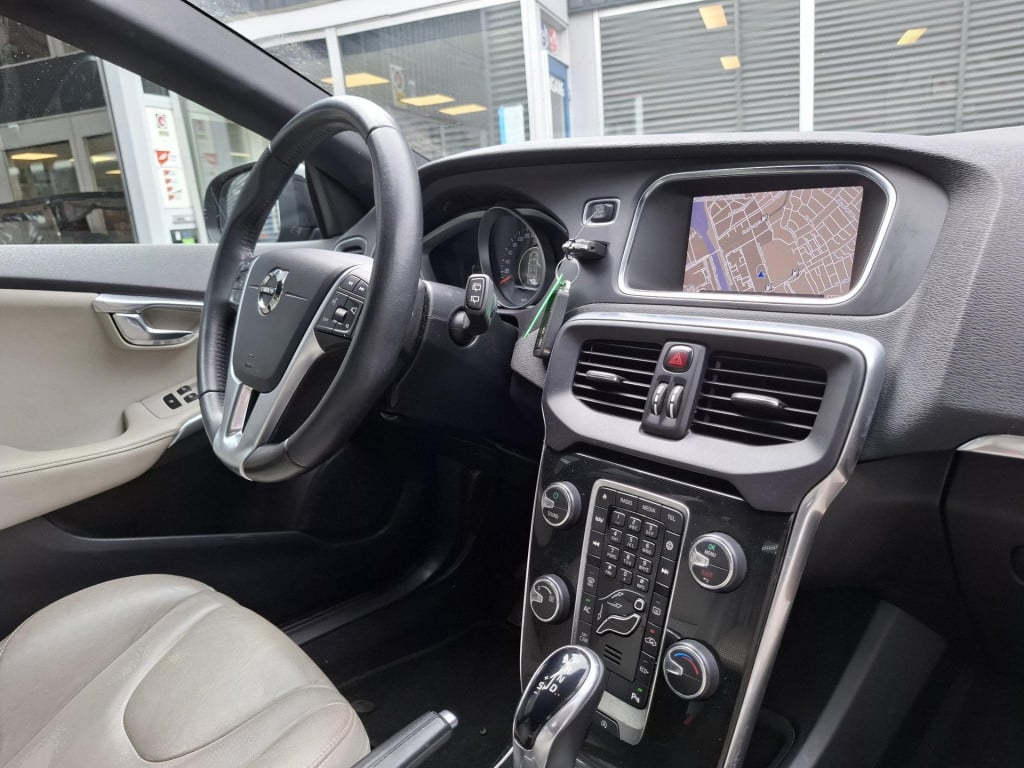 Volvo V40 1.5 t2 inscription automaat leer/nav/clima/park