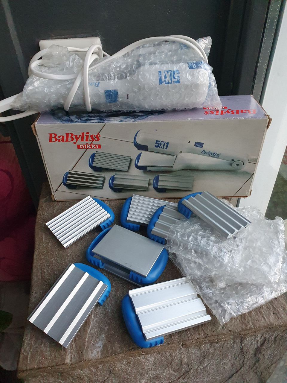 Babyliss nikki 5x1 stijltang nieuw in verpakking met originele accessoires.