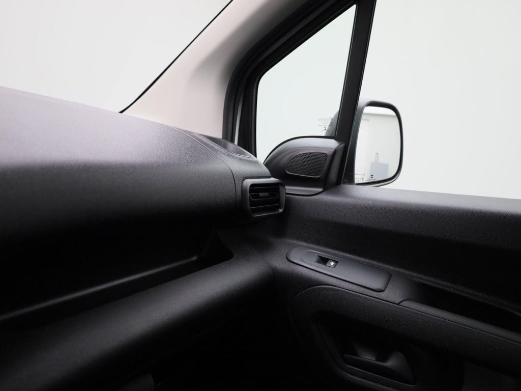 Opel Combo 1.5d l2h1 edition | trekhaak | airco | parkeersensoren | apple c