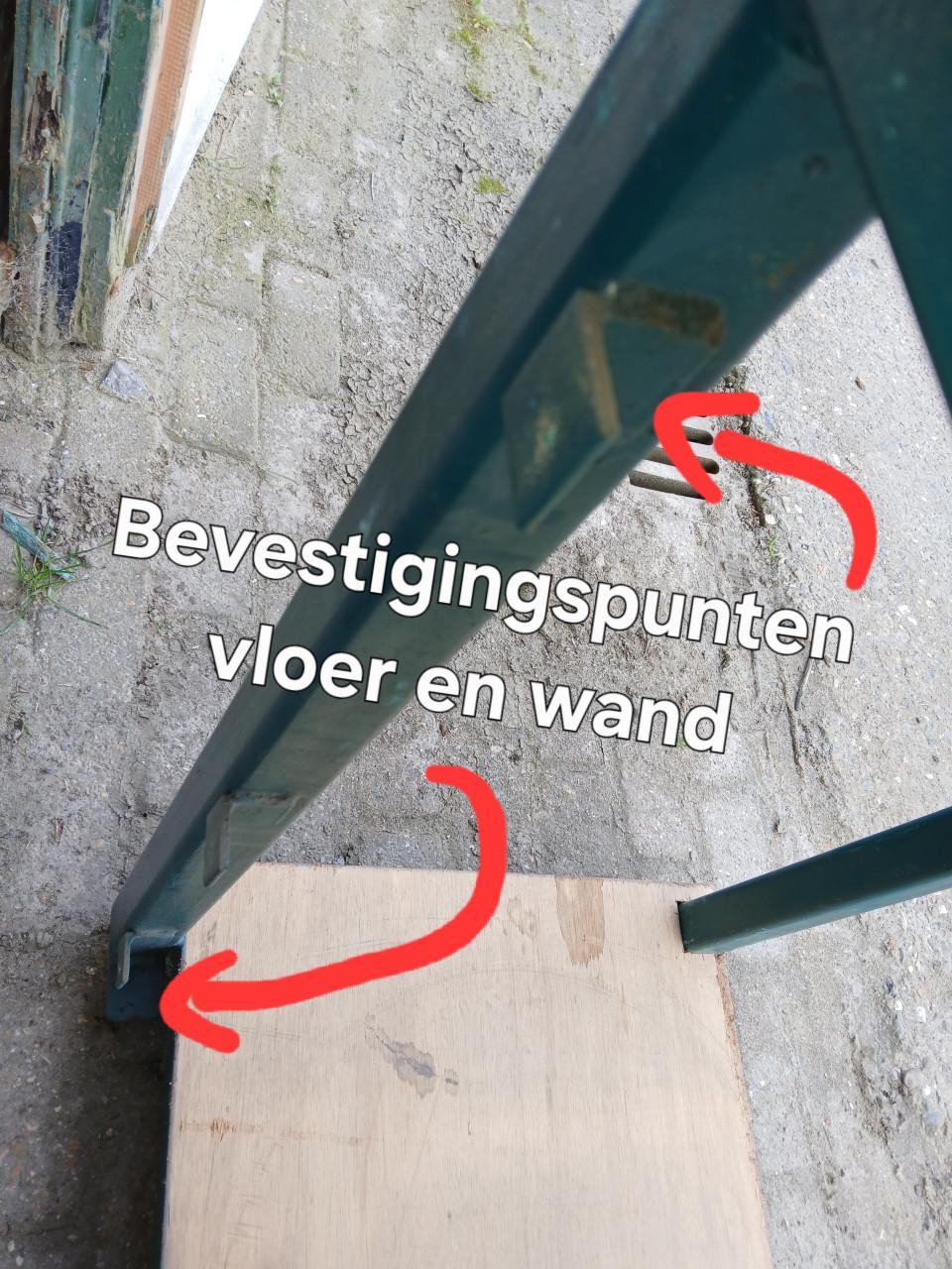 Werkbank, werktafel voor schuur garage of hobby.