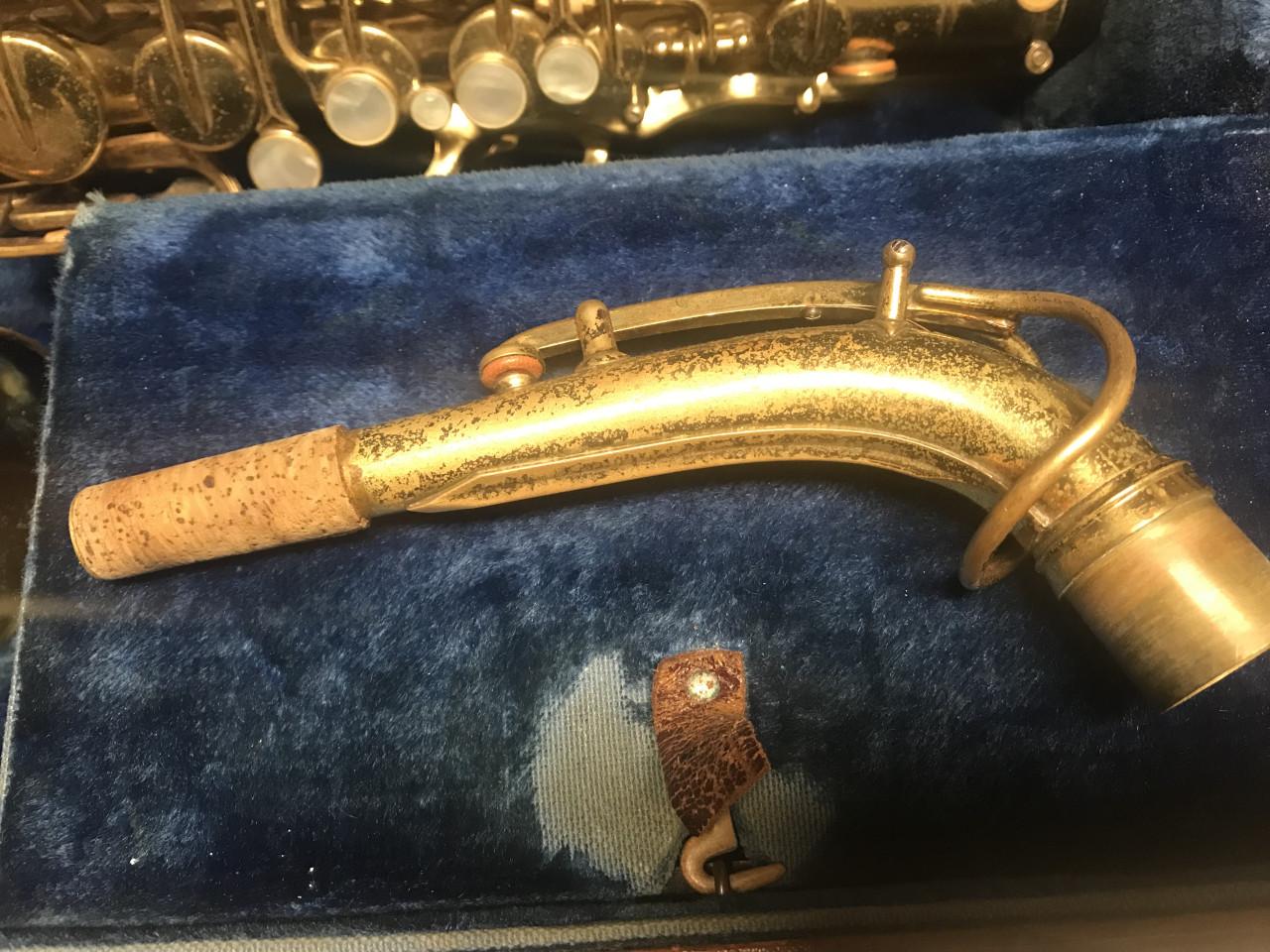 BUESCHER ARISTOCRAT alt sax