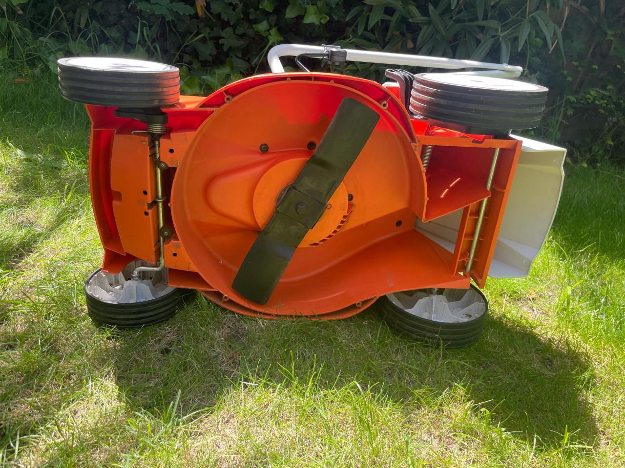 Stihl Grasmaaier (RMA 235)