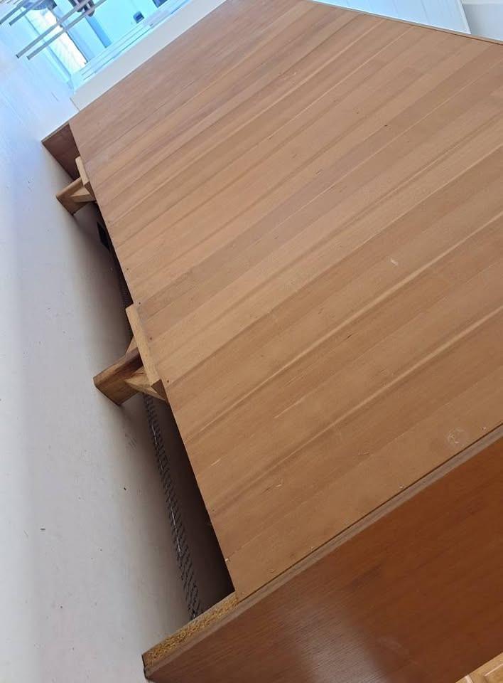 Kast dressoir, lichte kleur massief eiken